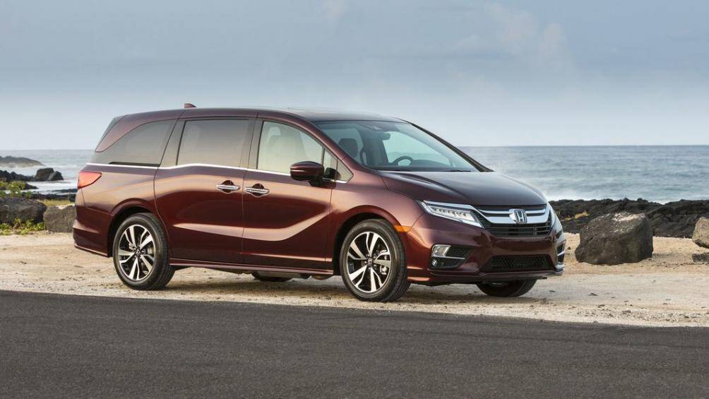 3. Honda Odyssey 2020 (giá khởi điểm: 30.790 USD, điểm tổng thể: 8,6/10)