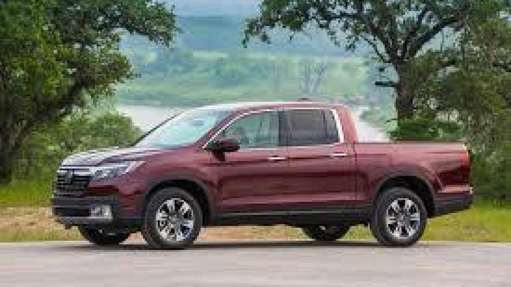 6. Honda Ridgeline 2020 (giá khởi điểm: 33.900 USD, điểm tổng thể: 8,3/10)