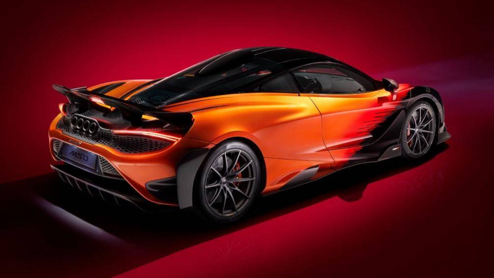 Ngoại hình mới mang đến cho chiếc xe thêm vẻ hầm hố và thể thao, tôn vinh những đường nét thiết kế tối giản nhưng đầy hiệu quả