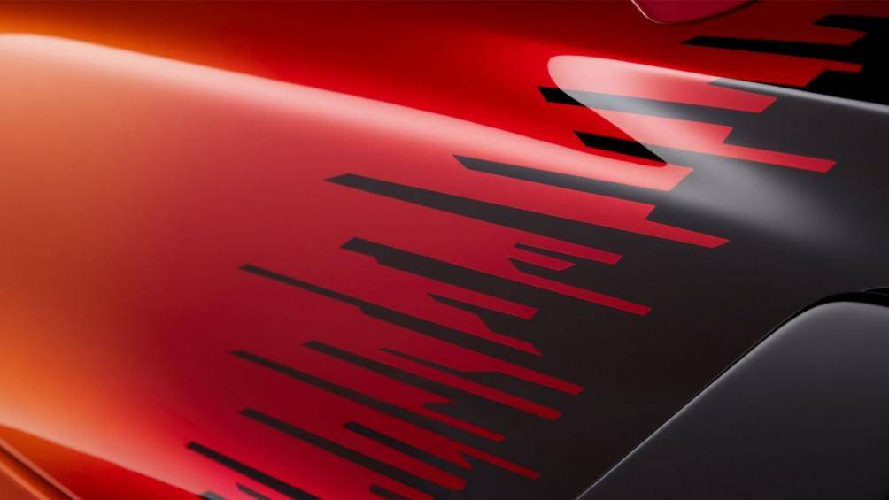 McLaren cùng MSO đã tốn đến hơn 390 giờ làm việc để có thể hoàn thiện màu sơn đặc biệt này lên 765LT