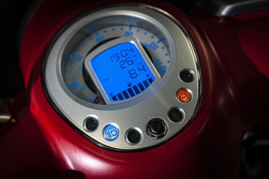 Ngoài những điểm mới nêu trên, Django Sports vẫn giữ nguyên thông số kỹ thuật như các bản thường