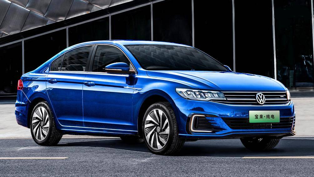 6. Volkswagen Bora (doanh số: 179.758 chiếc)