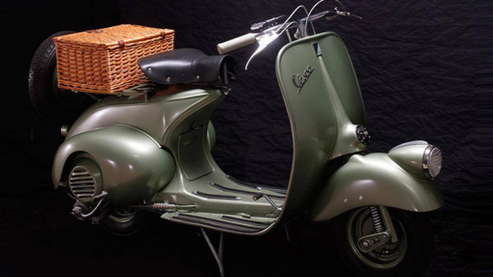Đây là chiếc Vespa V 12 1949 125 phân khối, tốc độ tối đa 70km/h