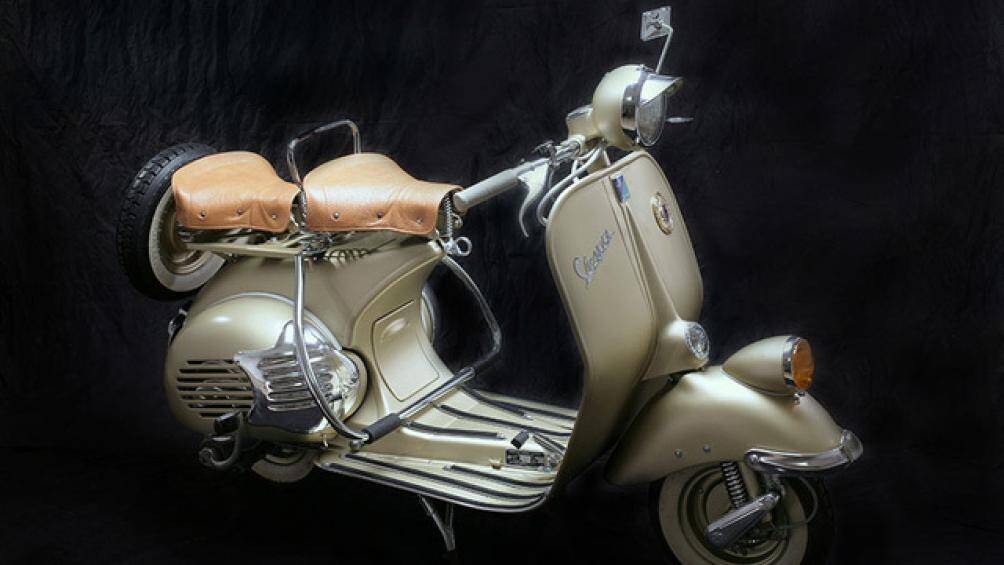 Vespa Hoffmann C 1954 125 125 phân khối, tốc độ tối đa 70km/h