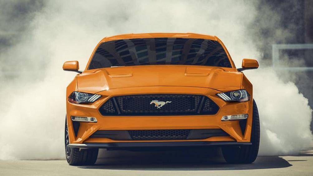 1. Ford Mustang 2020 (giá khởi điểm: 26.670 USD, điểm tổng thể: 8,8/10)
