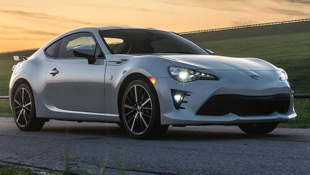 8. Toyota 86 2020 (giá khởi điểm: 27.060 USD, điểm tổng thể: 7,6/10)
