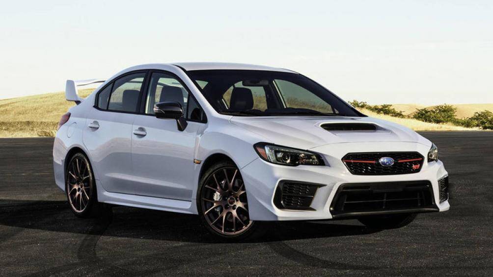 9. Subaru WRX 2020 (giá khởi điểm: 27.495 USD, điểm tổng thể: 7,3/10)