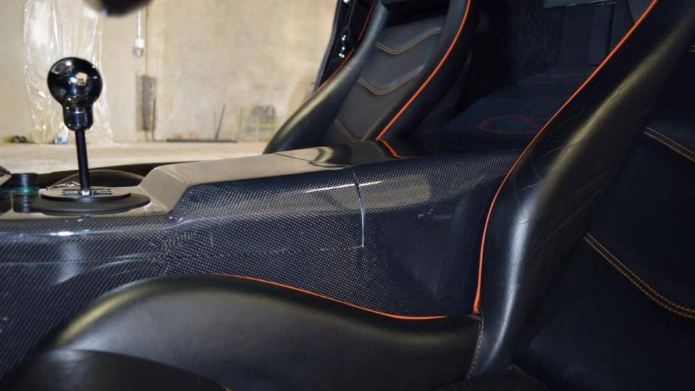 Xe sở hữu cho mình khối động cơ V12 hút khí tự nhiên, dung tích 5.7 lít. Động cơ này có thể tạo ra công suất cực đại 485 mã lực và 580 Nm mô-men xoắn