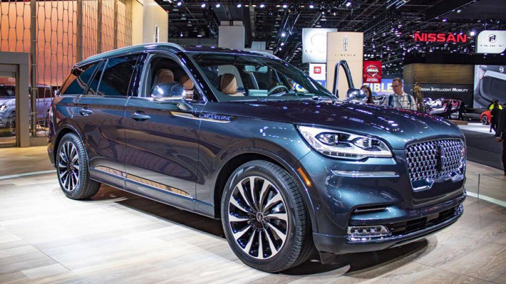 5. Lincoln Aviator 2020 (giá khởi điểm: 51.100 USD, điểm tổng thể: 8/10)