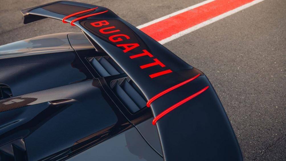 Đồng thời thiết kế lại ngoại thất để cải thiện khả năng khí động học