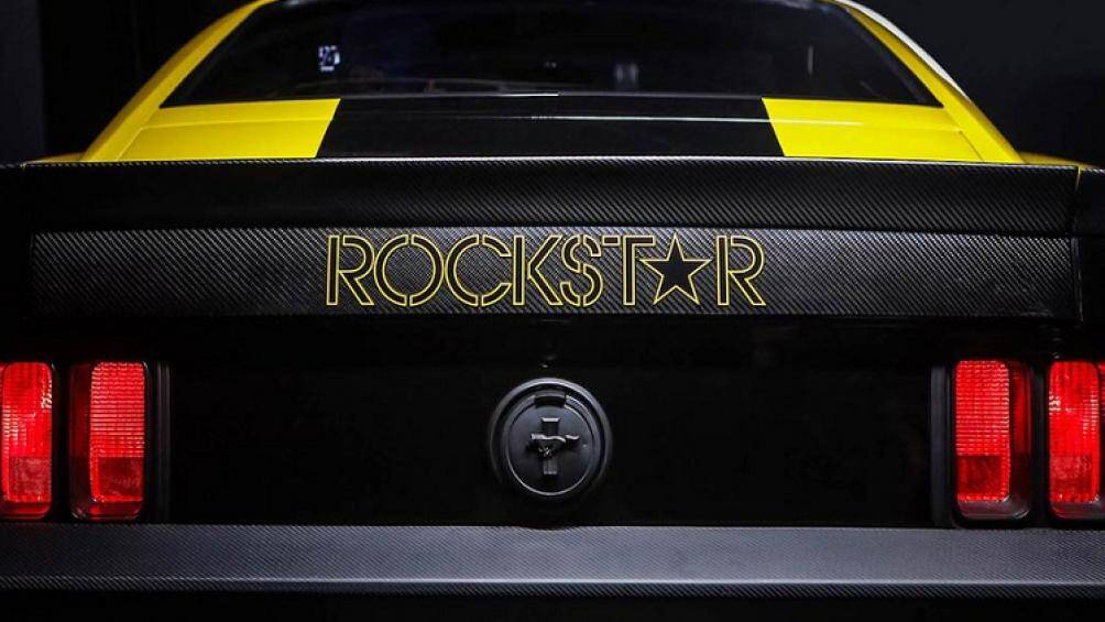 Bắt đầu với chiếc Ford Mustang 1970 có động cơ V8 dung tích 4.9 lít, đội ngũ Rockstar Performance Garage đã sửa lại dáng vẻ và hiệu suất của mẫu xe này