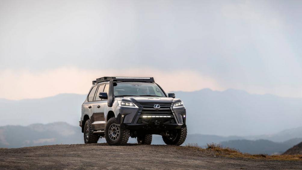 Tên gọi của mẫu xe này xuất phát từ chính mã nền và khung gầm Lexus nội bộ của LX 570 (URJ201)