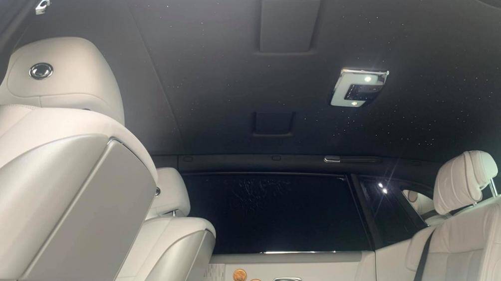 Rolls-Royce Phantom Tranquillity vẫn sử dụng khối động cơ V12, tăng áp kép, dung tích 6,75 lít, tạo ra công suất tối đa 563 mã lực