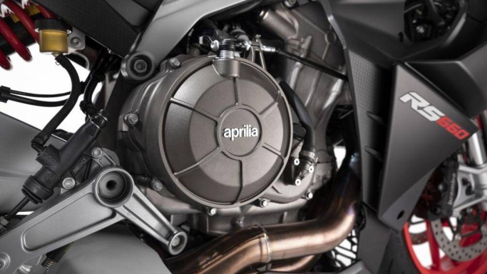 Khối động cơ song song kép 660cc hoàn toàn mới trên RS660 sản sinh công suất 100 mã lực tại vòng quay 10.000 vòng/phút