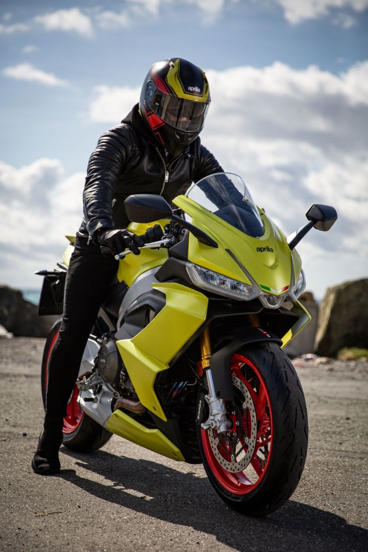 Là một chiếc xe thể thao thuần túy được trang bị đầy đủ, RS660 có lẽ là gần giống nhất so với chiếc RS250 2 thì ở cả dạng đường phố và đường đua