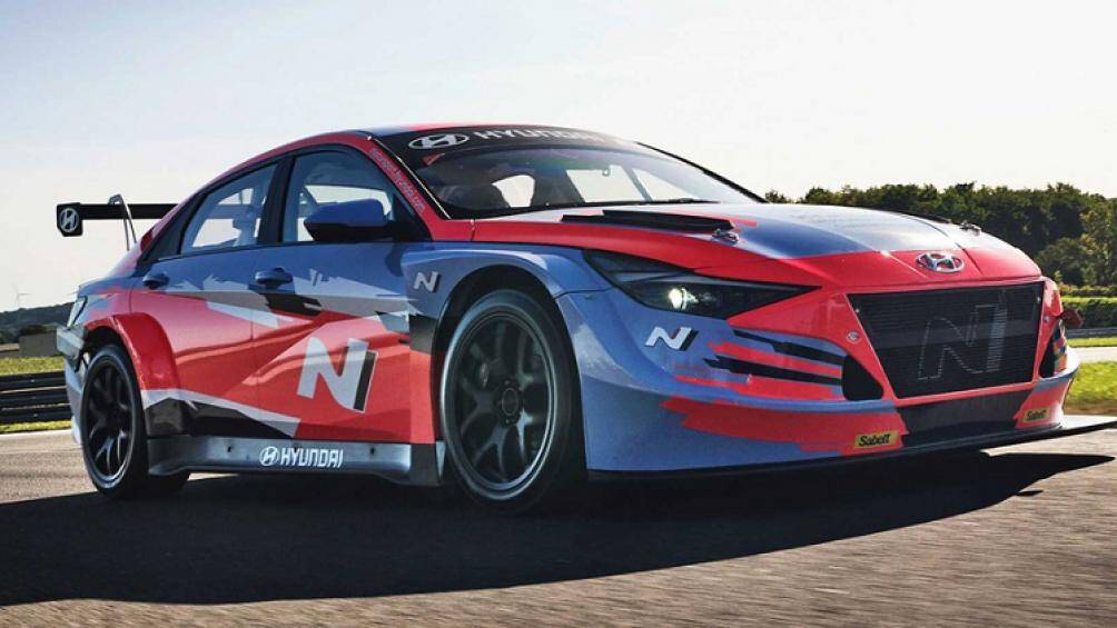 Xe giữ nguyên khung gầm và cấu trúc hệ thống treo, trong khi hầu hết bộ phận thân vỏ đều được thay đổi để tối ưu tính khí động học