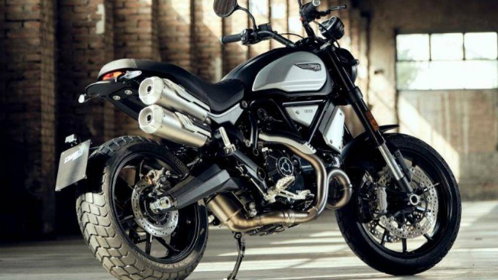 Xe có màu đen xám Dark Stealth (Đen tàng hình), được thiết kế mang đậm chất cá tính và sáng tạo