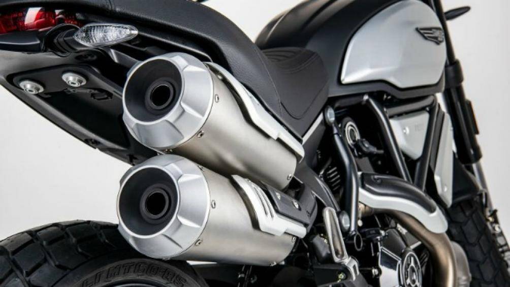 Sức mạnh xe được truyền tới các bánh qua bộ hộp số 6 cấp và bộ nhông xích