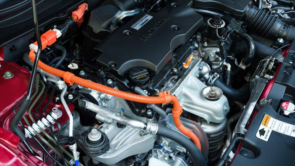 Sự nâng cấp tiếp tục được thực hiện bên dưới nắp ca-pô khi mà phiên bản sử dụng động cơ hybrid sẽ có được phản hồi bướm ga tốt hơn trước