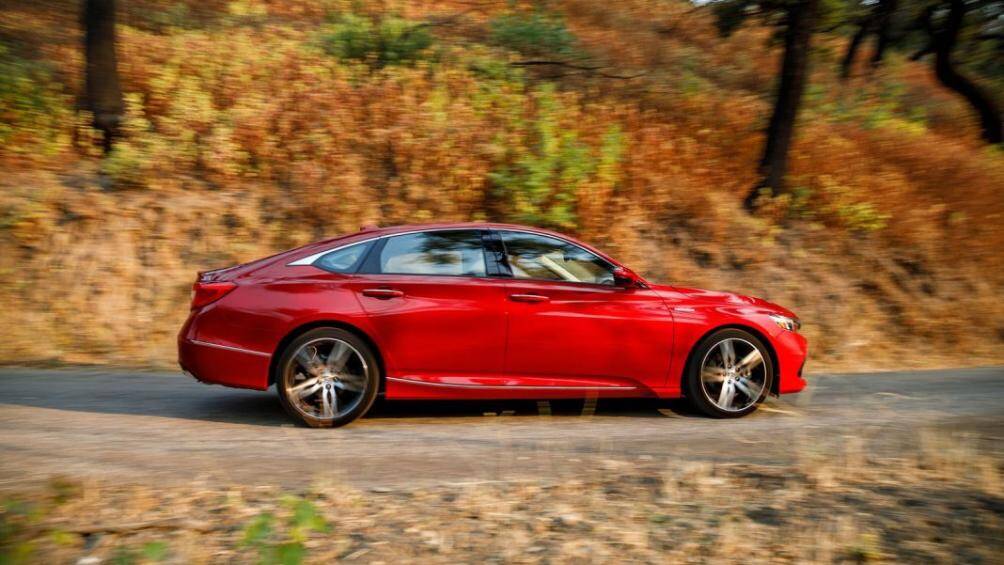 Mặt khác, các động cơ xăng tăng áp dung tích 1,5 lít với công suất 192 mã lực và 2,0 lít công suất 252 mã lực sẽ được cập nhật phần mềm điều khiển động cơ