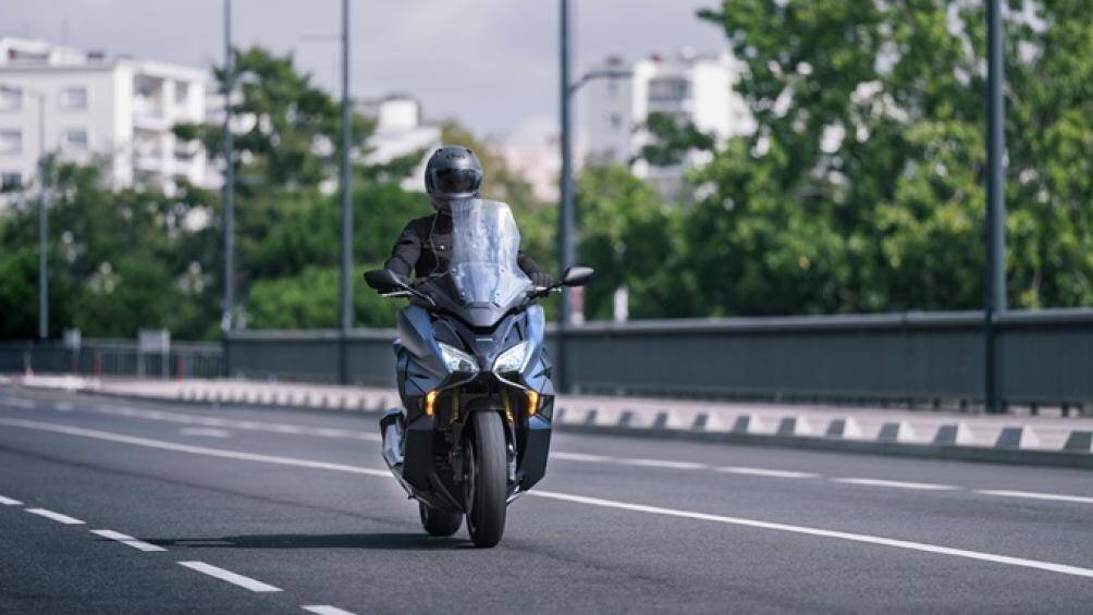 Forza 750 2021 được trang bị khối động cơ 2 xy lanh dung tích 745cc, sản sinh công suất tối đa 54.7 mã lực tại 6750 vòng/phút