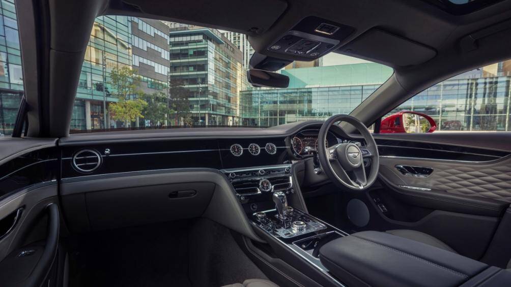 Bentley Flying Spur V8 sẽ được trưng bày trước công chúng lần đầu tiên tại sự kiện Goodwood SpeedWeek diễn ra vào cuối tuần này