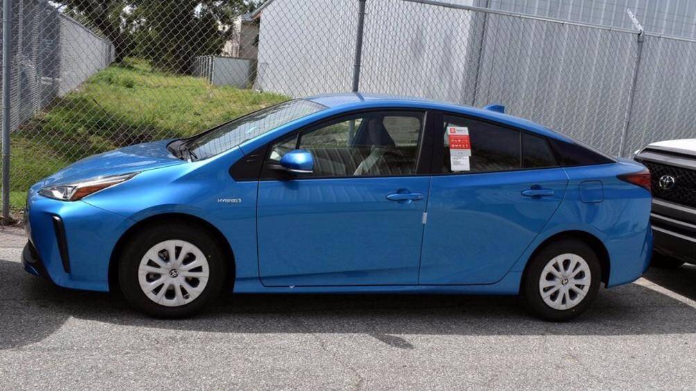 2. Toyota Prius L Eco 2021 - 4,2L/ 100km