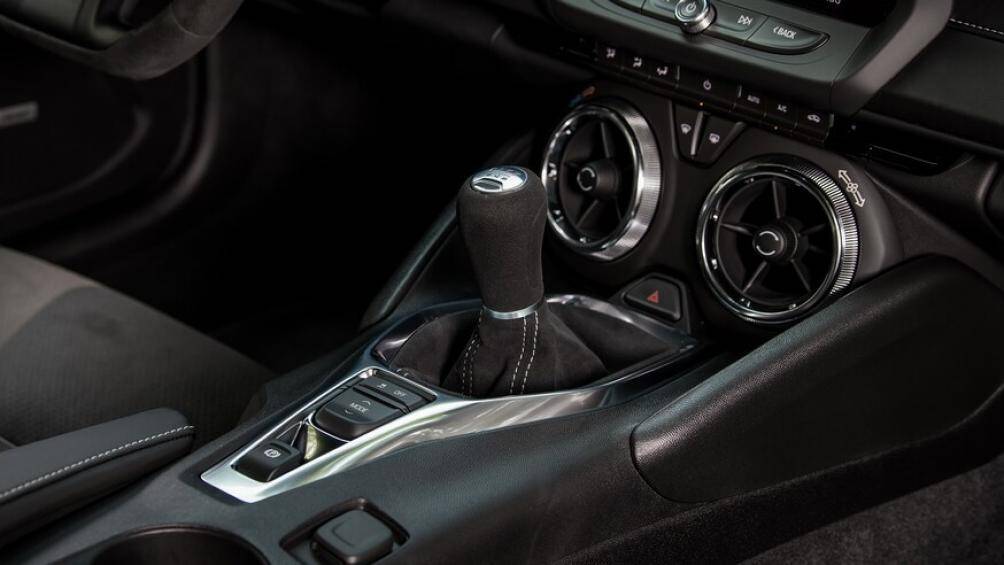 Động cơ hàng đầu vẫn chính là động cơ V8 6,2 lít tăng áp của ZL1 với khả năng sản sinh công suất lên tới 650 mã lực, mô-men xoắn 880 Nm