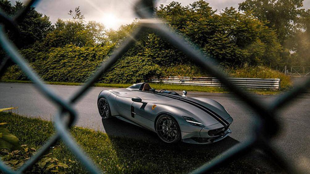 Tại thị trường Mỹ, giá xe Ferrari Monza khởi điểm từ 1,82 triệu USD (khoảng 42,1 tỷ đồng)