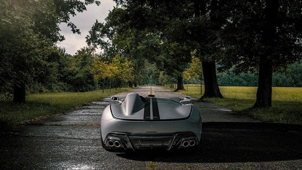 Ferrari Monza SP1 từng được thử nghiệm bởi cựu tay đua Công thức 1 Nico Rosberg ở đường thử Fiorano của Ferrari