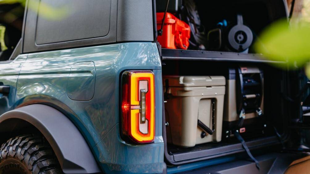 Ford Bronco mới sẽ được bán ra với giá khởi điểm từ 29.995 USD (695 triệu đồng)