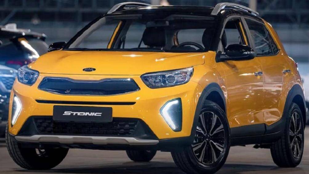 Thiết kế của Kia Stonic sở hữu ngoại hình hầm hố và khỏe khoắn với lưới tản nhiệt "mũi hổ" đặc trưng, bộ vành hợp kim 16 inch tiêu chuẩn