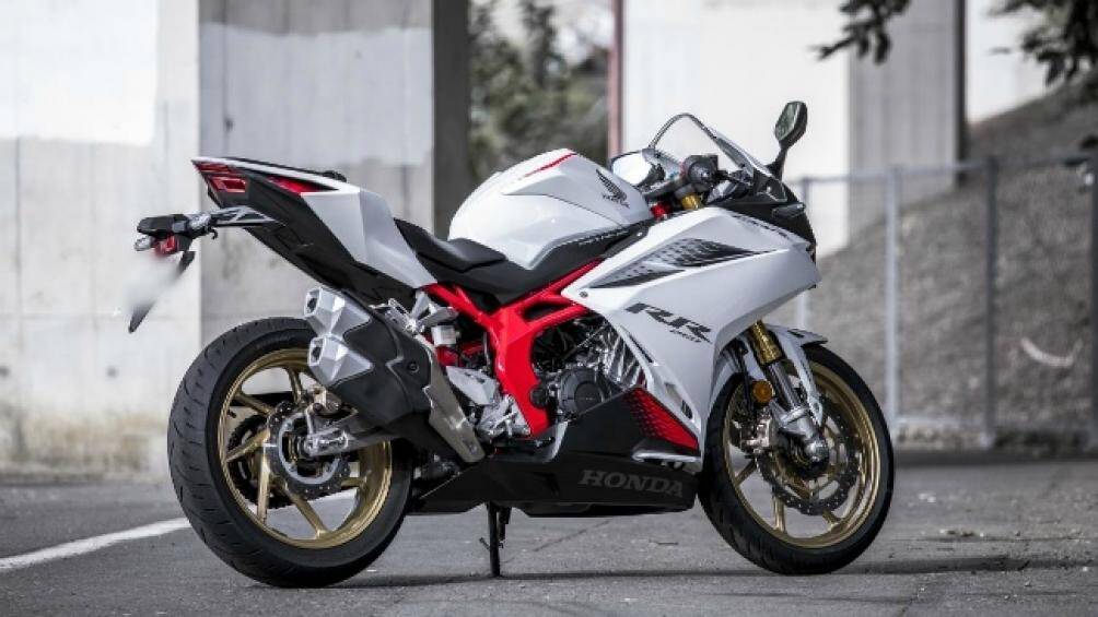 Đi kèm với động cơ xe là bộ hộp số có công nghệ chống trượt giúp xe vận hành trơn mượt hơn