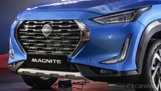 Phần đầu xe sở hữu mặt ca-lăng hình lục giác, công nghệ LED được trang bị rất nhiều trên Nissan Magnite