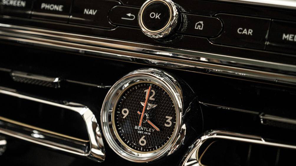 Theo công bố của Bentley Việt Nam, một chiếc Flying Spur được trang bị đầy đủ các tùy chọn sẽ có giá lên tới 30 tỷ đồng tại Việt Nam