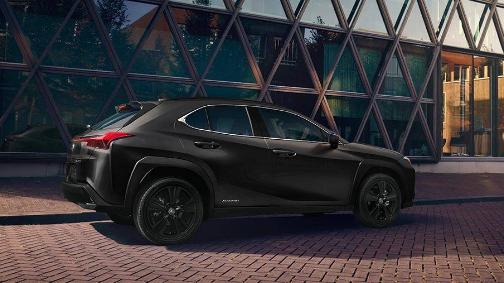 Động cơ này được kết hợp với hệ thống hybrid thế hệ thứ 4 của nhà sản xuất, và sản sinh công suất tổng cộng 180 mã lực