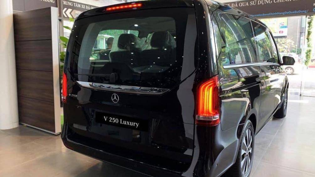 Công nghệ an toàn của xe gồm có hệ thống chống bó cứng phanh, cân bằng điện tử, hỗ trợ khởi hành ngang dốc, 6 túi khí, camera 360 độ