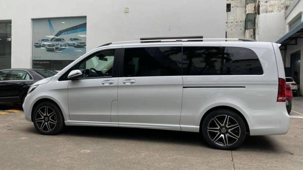 Động cơ của xe là máy xăng I4 dung tích 2 lít, công suất 211 mã lực và mô-men xoắn 350 Nm, kết hợp số tự động 7 cấp