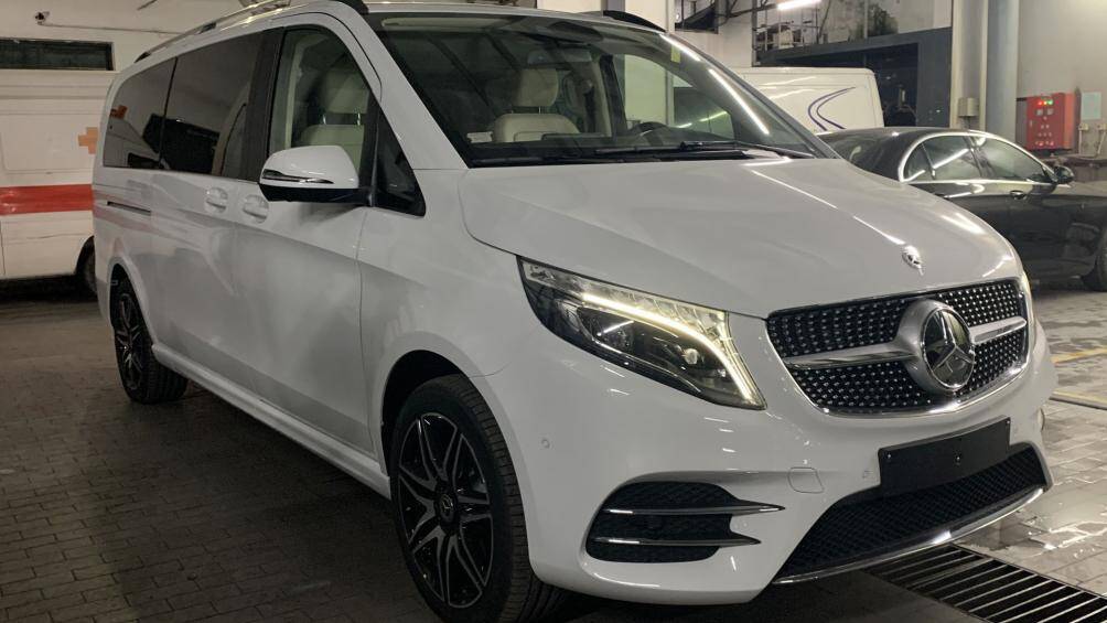 Sau gần 1 năm kể từ khi ra mắt, Mercedes-Benz V 250 AMG đã chính thức cập bến Việt Nam với giá bán ra từ 3,183 tỷ đồng