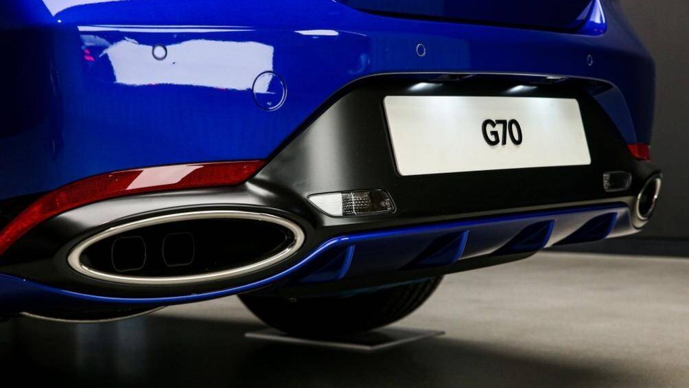 Hai con số tương ứng của động cơ xăng V6, tăng áp kép, dung tích 3,3 lít là 365 mã lực và 510 Nm