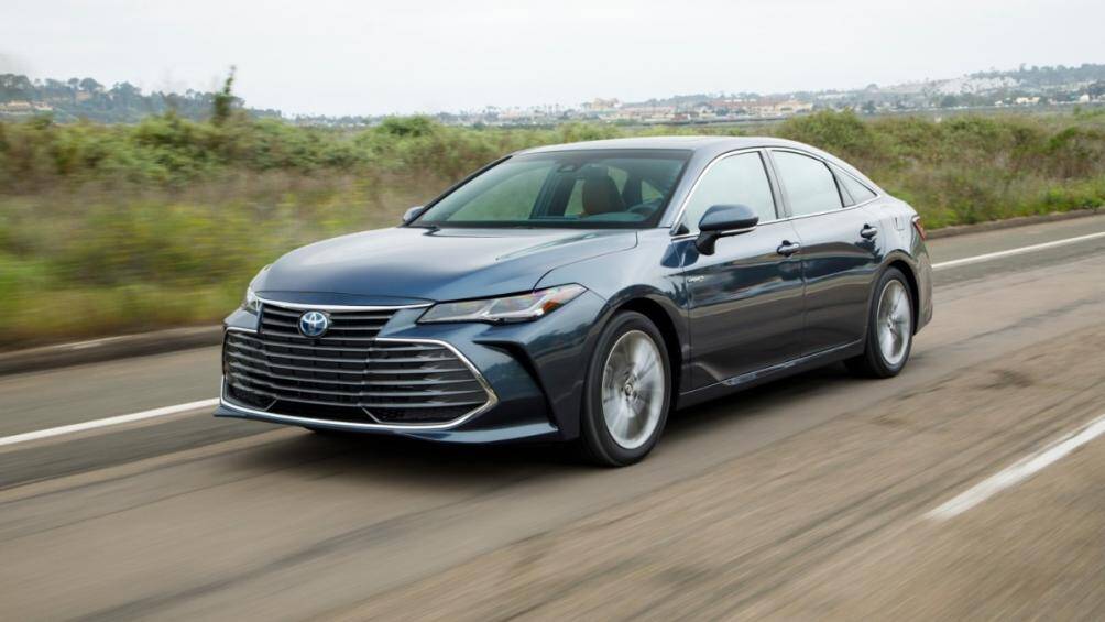 2. Toyota Avalon Hybrid