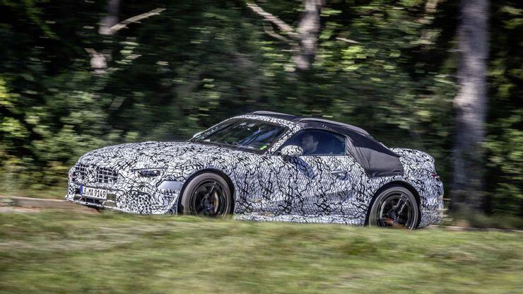 Mercedes-AMG SL Roadster
Mercedes-AMG SL Roadster dự kiến ra mắt vào năm 2021.
Mẫu xe này dự kiến được cung cấp một số hệ thống truyền động mạnh nhất chưa từng thấy ở bất kỳ chiếc Mercedes nào.
Dự kiến, SL mới sẽ cực kỳ nhanh, vì chiếc xe sẽ có một loạt các trang bị động cơ bao gồm 73e hàng đầu, dự kiến sẽ sản sinh ra hơn 800 mã lực.