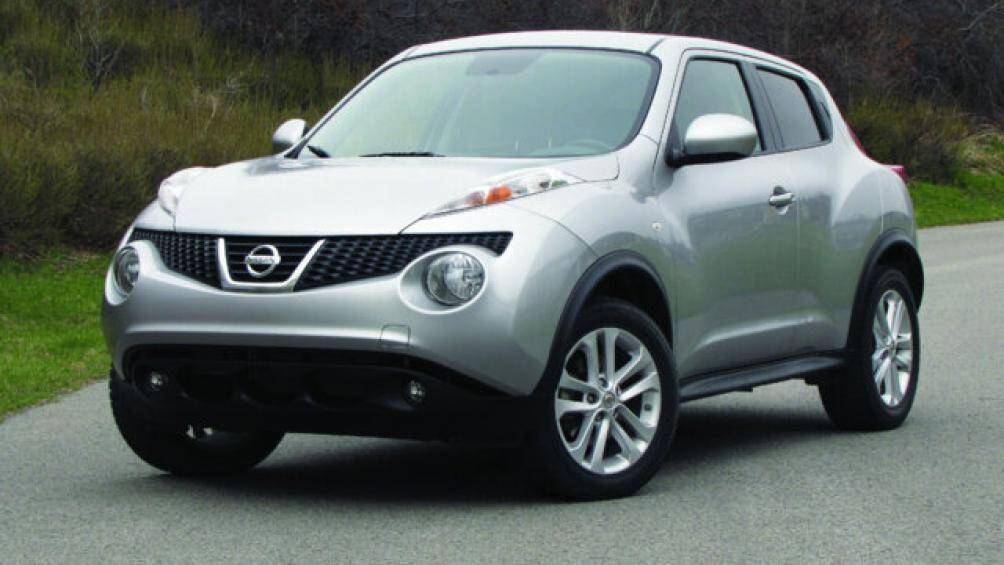 3. Nissan Juke: Bánh xe của Juke nhỏ trong khi phần hốc bánh lại quá lớn, phần đèn trước được chia làm 3 tầng trông rất rối mắt