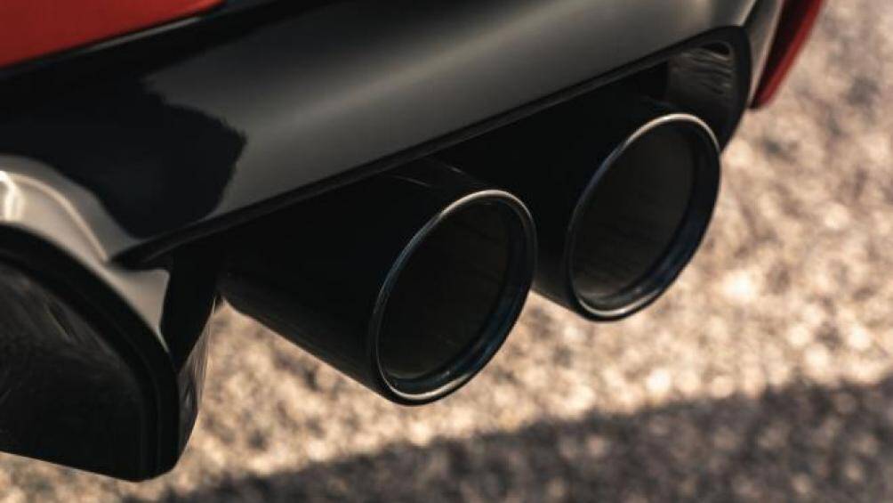 Phần đuôi cũng được làm mới lại với đèn hậu được sửa đổi hiệu ứng 3D và bộ khuếch tán mới