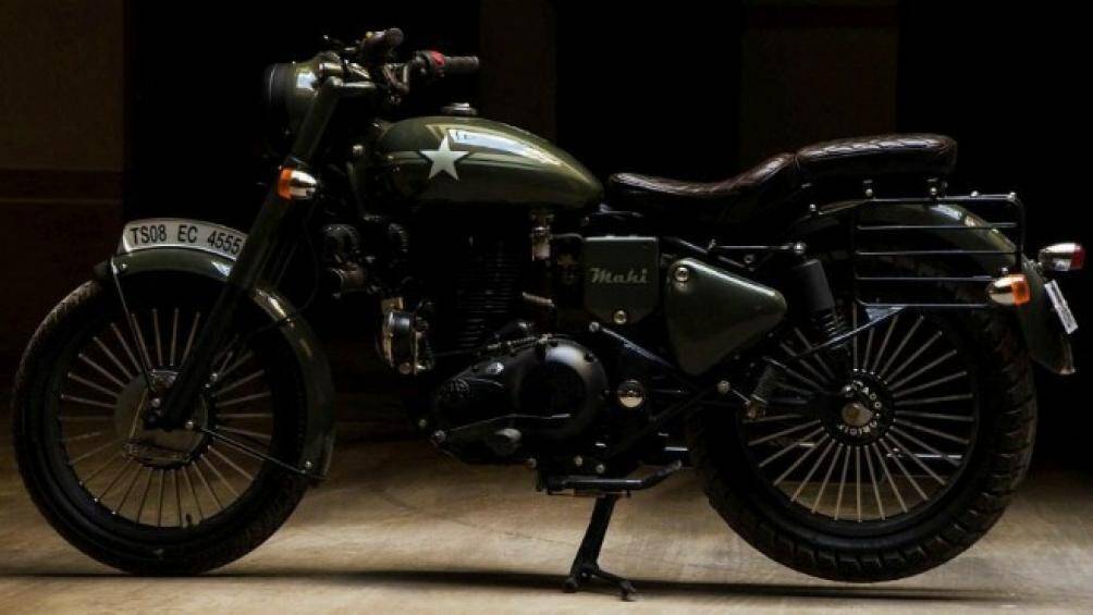 Trong quá trình độ xe, EIMOR Customs đã giữ lại khung xe và không thay thế vị trí ngồi lái trên xe