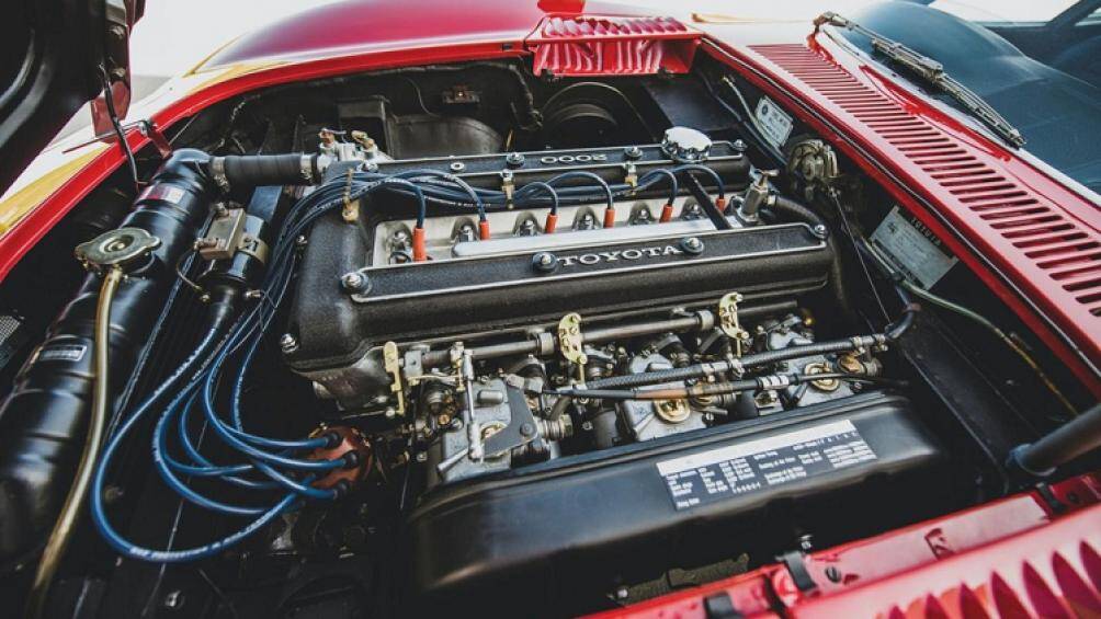 Yamaha đã lấy khối động cơ I6 dung tích 2.0 lít từ Toyota Crown và lắp trục cam kép mới, thúc đẩy tổng công suất lên 150 mã lực