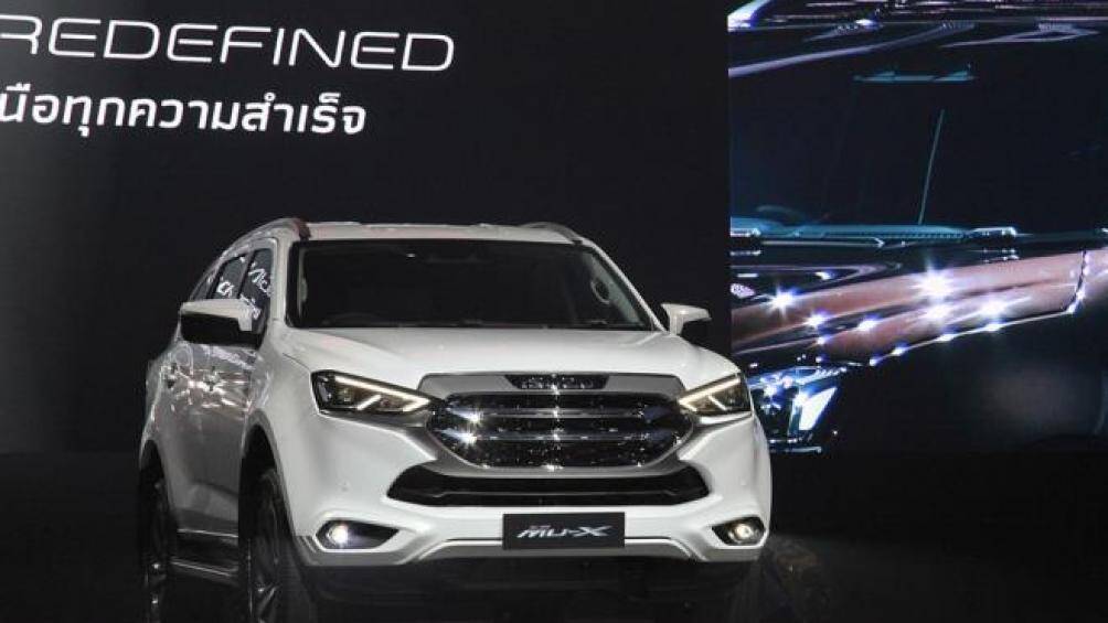 Hãng xe Isuzu vừa giới thiệu mẫu SUV cỡ trung MU-X tại thị trường Thái Lan với 4 phiên bản gồm Active, Luxury, Elegant và Ultimate