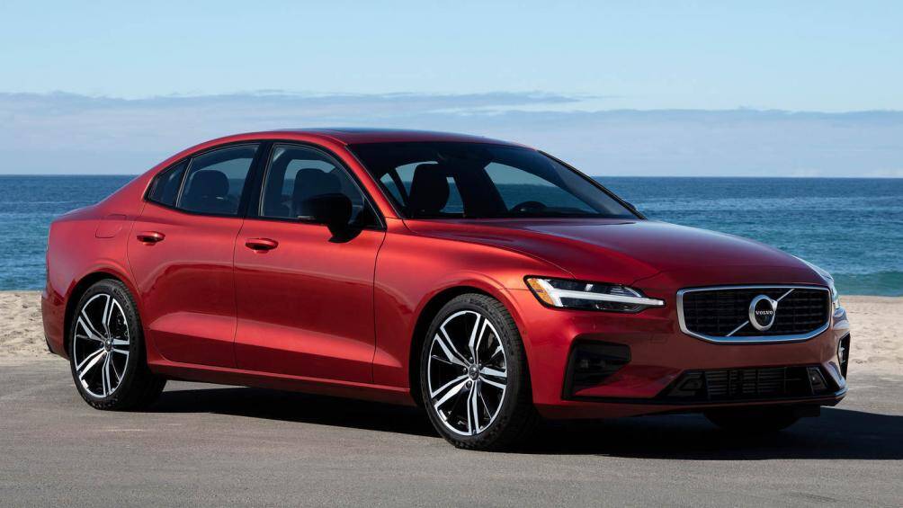 Hệ thống đèn pha Full-LED tạo hình "búa thần Thor" với hệ thống rửa đèn áp lực cao, các hốc gió được thiết kế góc cạnh và khỏe khoắn hơn