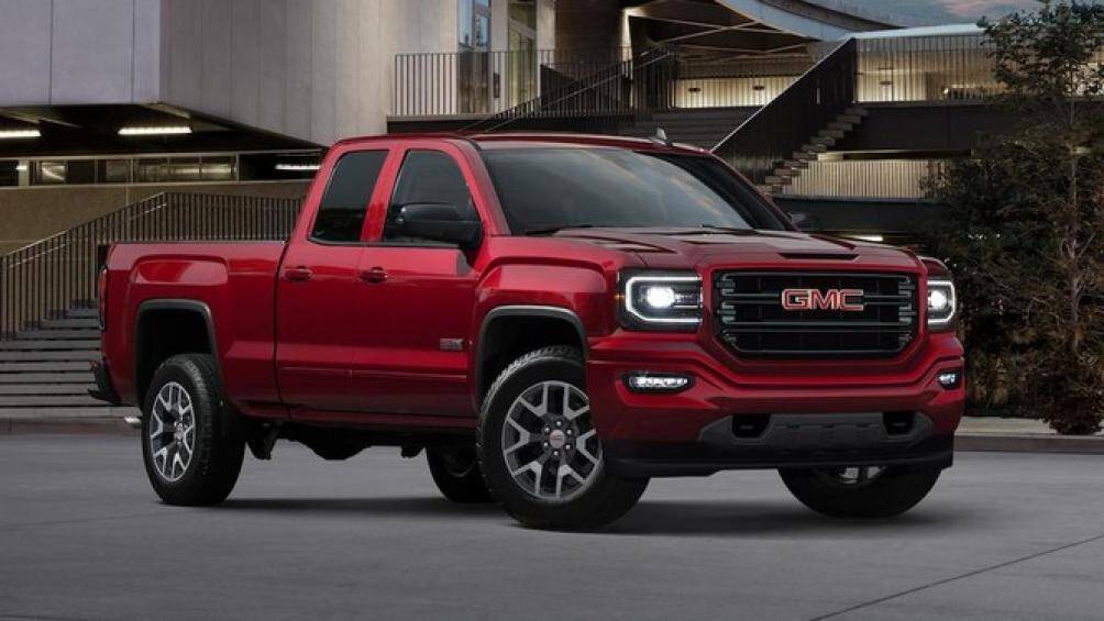 3. GMC Sierra 1500: Mẫu xe bán tải cỡ lớn này vẫn bán được 31.276 USD (khoảng 725 triệu đồng) sau 5 năm sử dụng, chỉ mất 31% giá trị