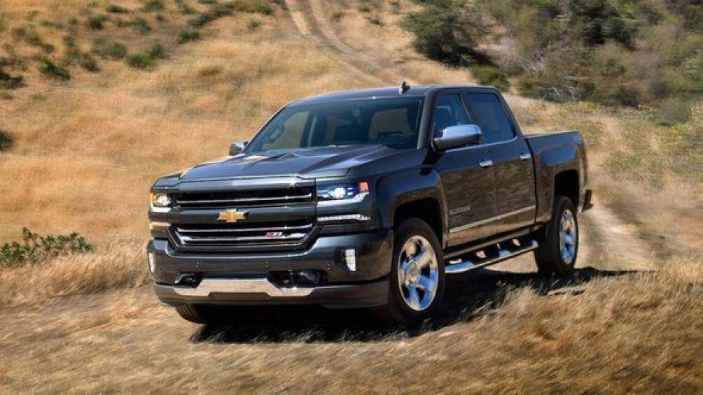 6. Chevrolet Silverado 1500: Chevrolet Silverado 1500 chỉ mất giá 35% sau 5 năm sử dụng, vẫn còn bán được ở mức 26.463 USD (khoảng 613 triệu đồng)